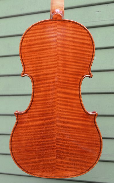 Stradivari Model 1704 back